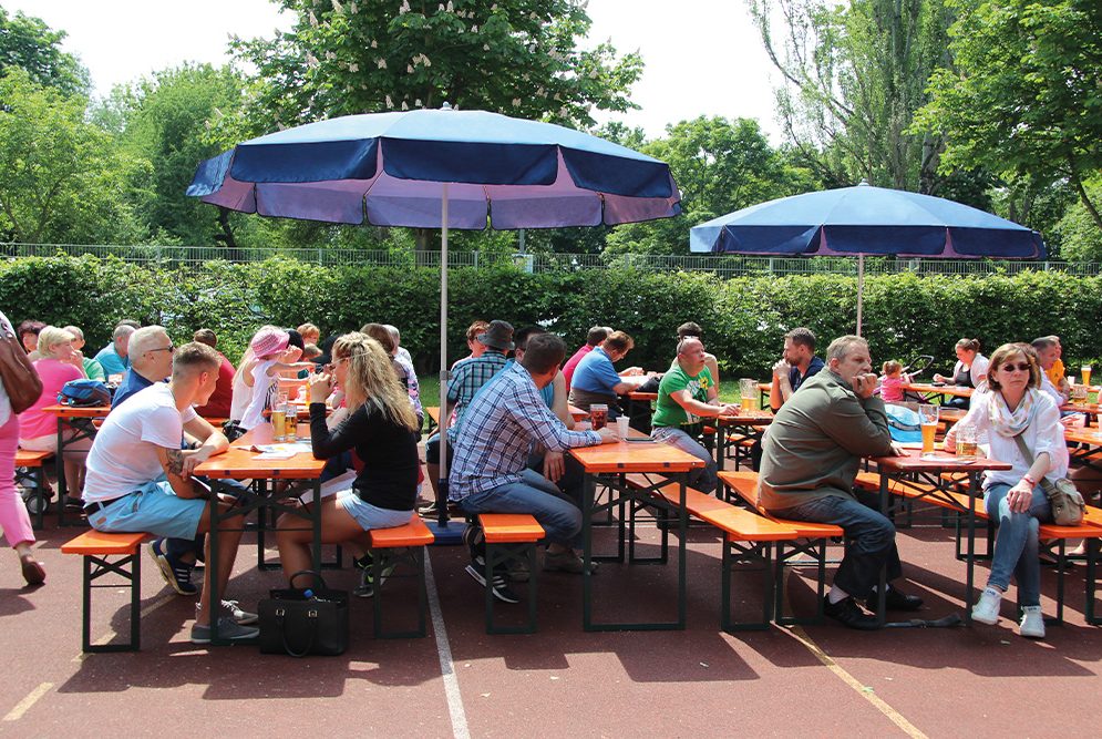 4 feesttentsets (voor 40 personen)